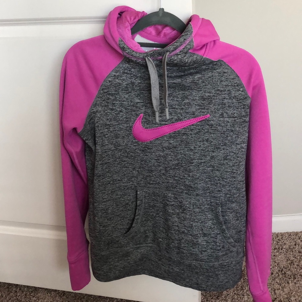 Women’s Nike sweatshirt